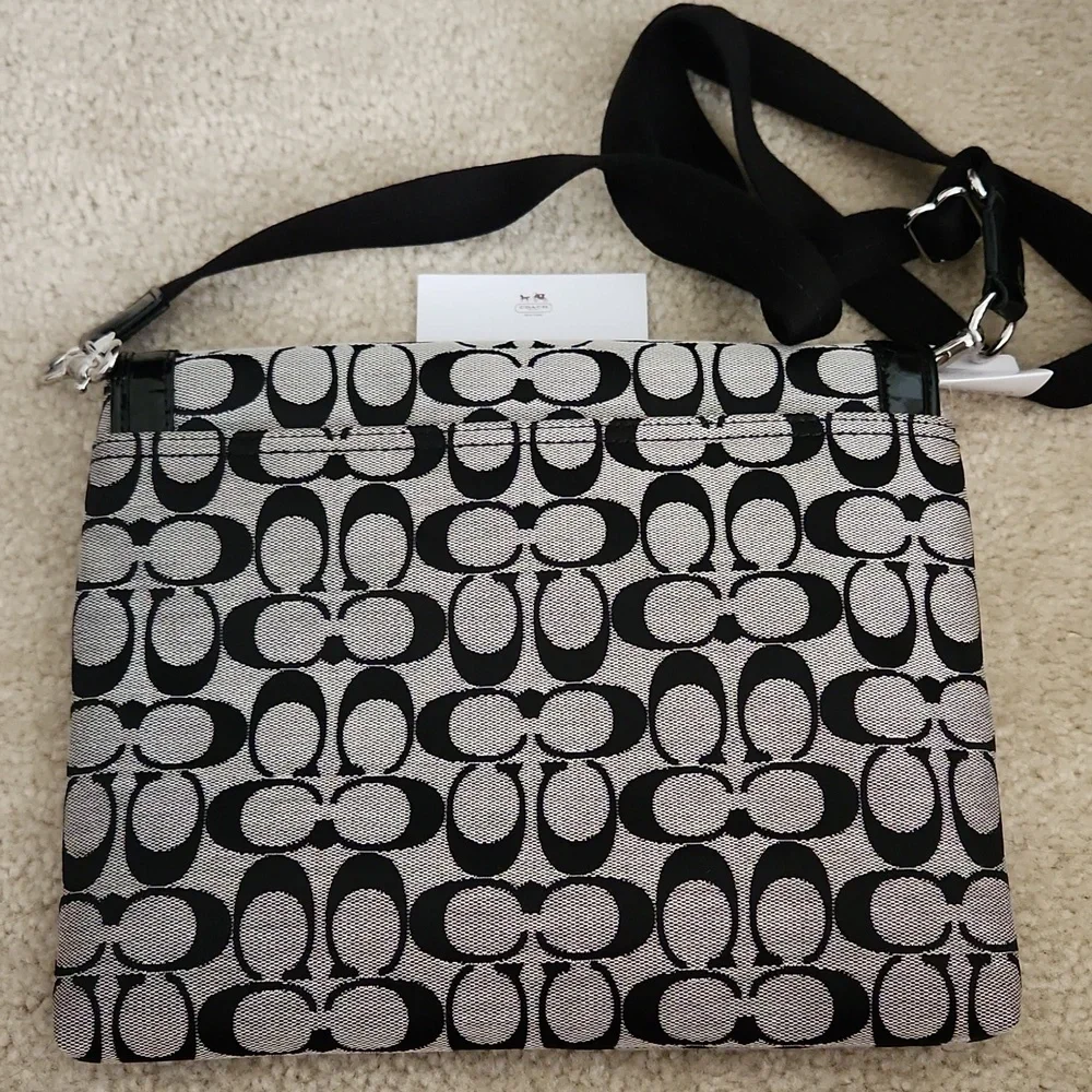NWT Coach Signature Tablet Crossbody Bag - Picture 3 of 8